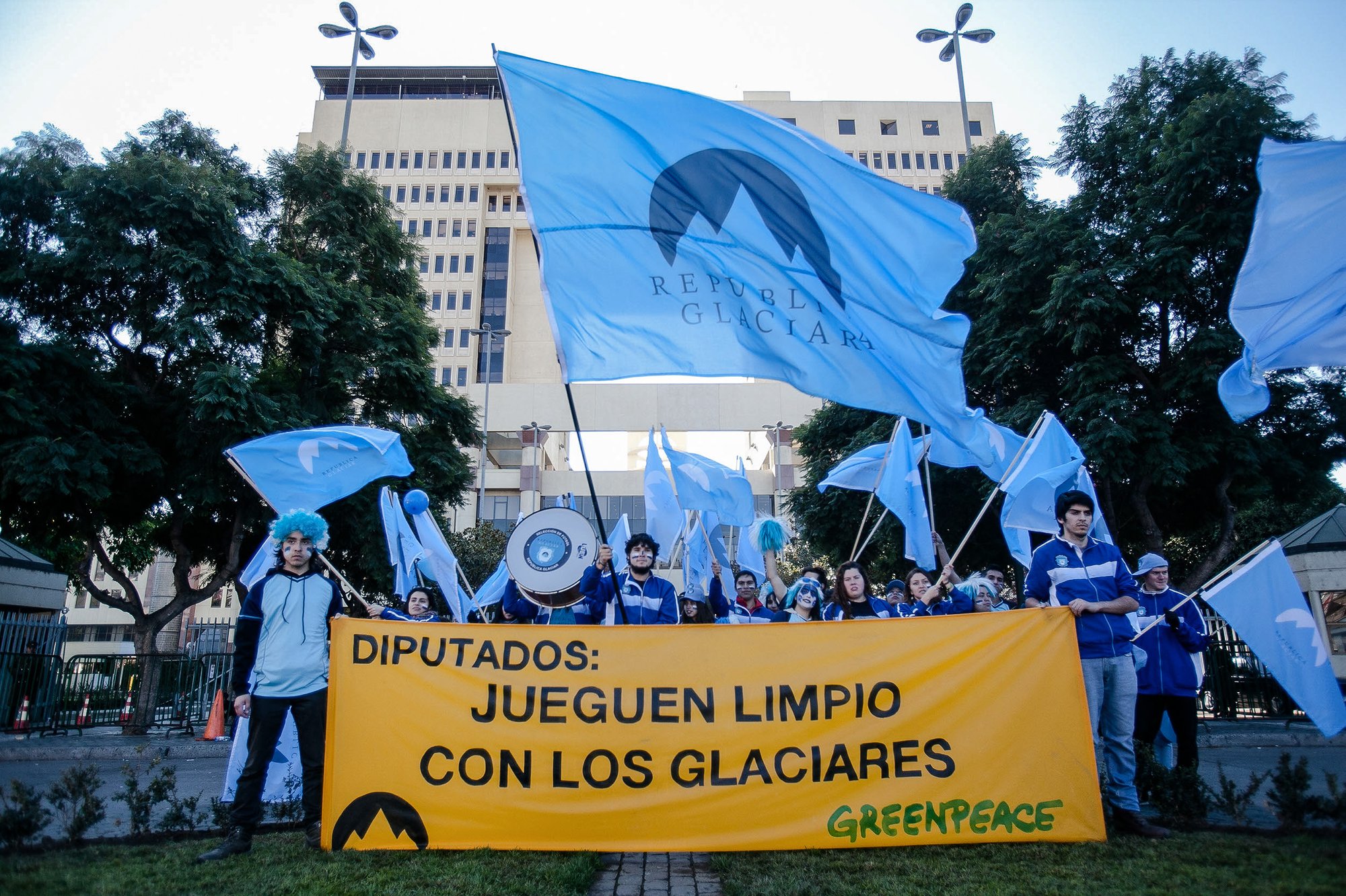 2019 - 2001 Conciencia y Protección Glaciares Crédito Greenpeace (1)